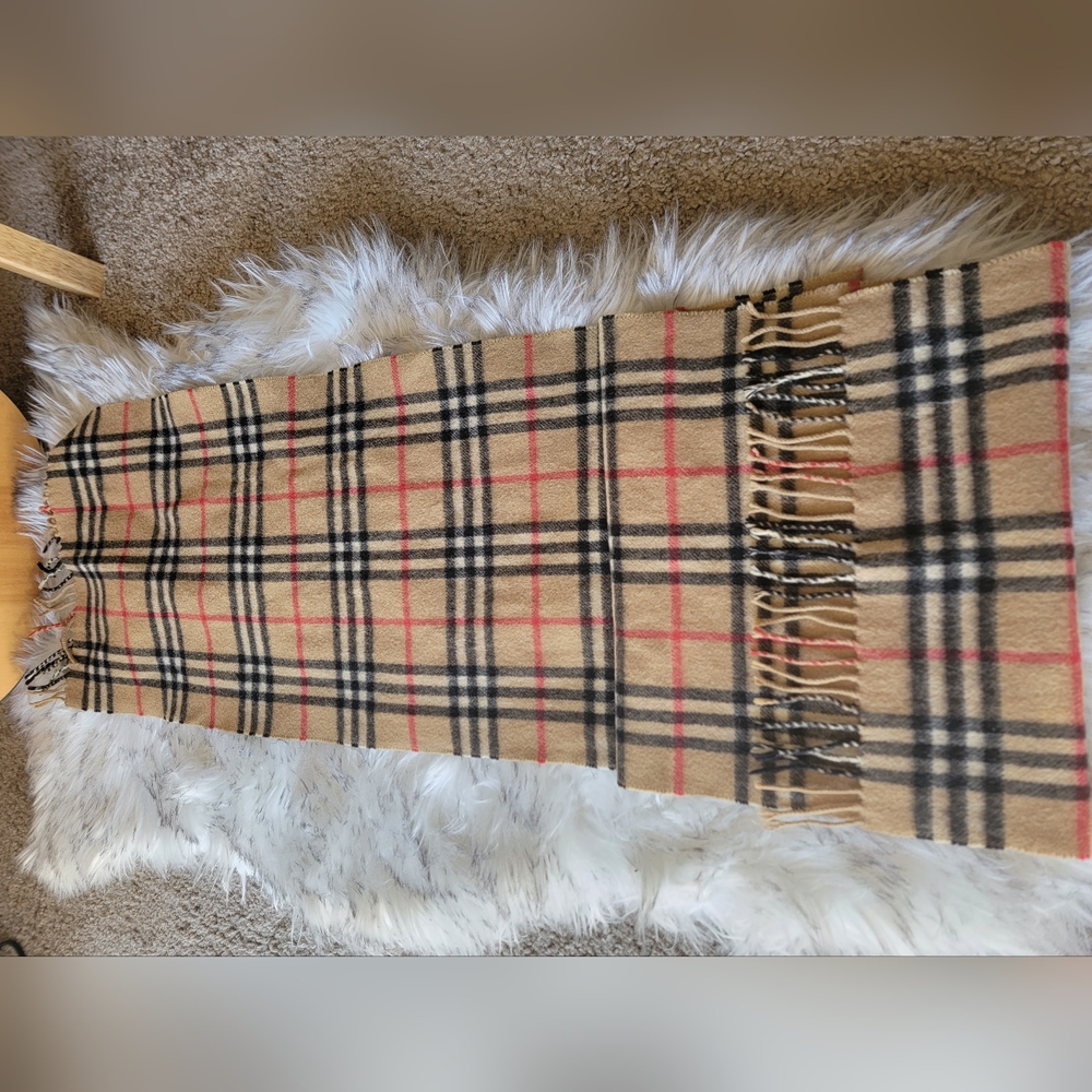 Burberry cashmere 100% authentic scarf